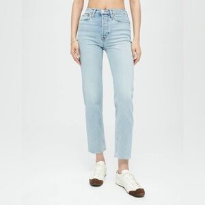 Re/Done 70’s Stove Pipe Light wash jeans in size 32